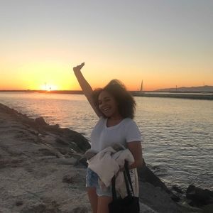 Meet your Posher, Phoebe